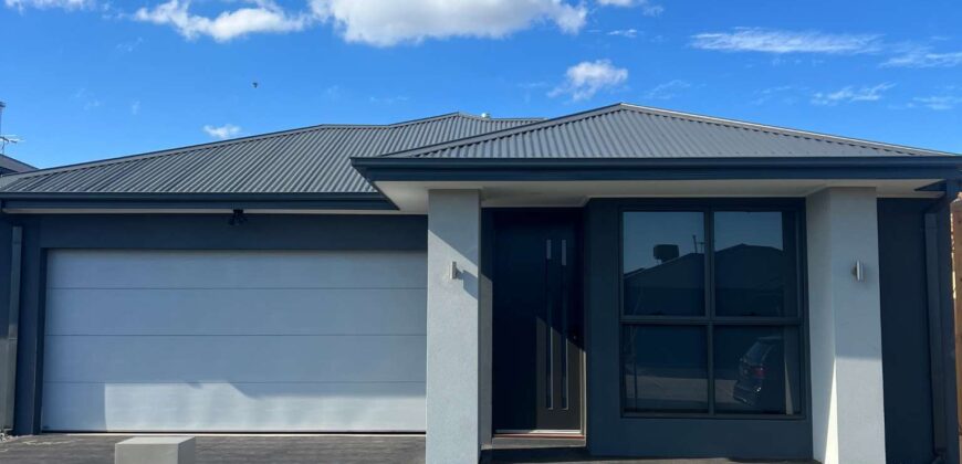 Sparrowhawk Deanside Vic | 4/2/2 Ready to Move in | Deanside Springs Estate