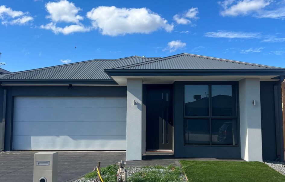 Sparrowhawk Deanside Vic | 4/2/2 Ready to Move in | Deanside Springs Estate